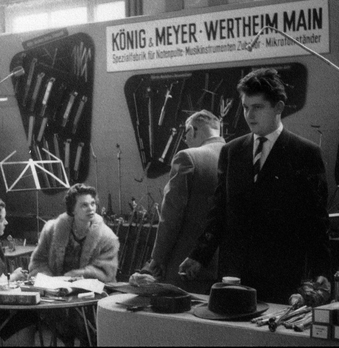 Foto von einer damaligen Musikmesse 1959