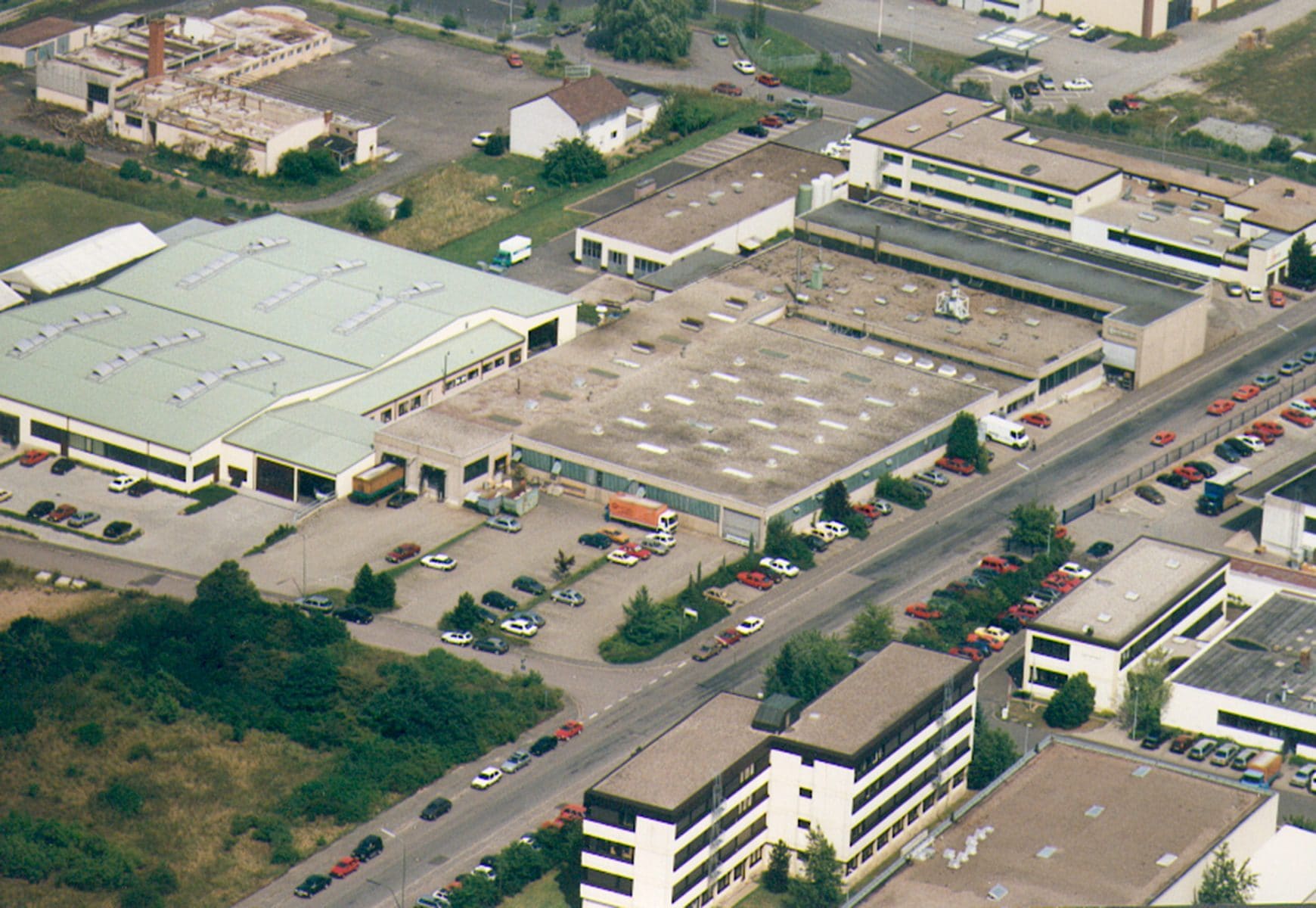 1989: Neue Halle bei K&M I Luftbild
