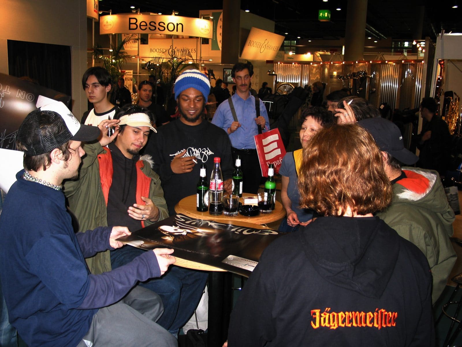 Emil Bulls am Messestand von K&M I Autogrammstunde I 2001