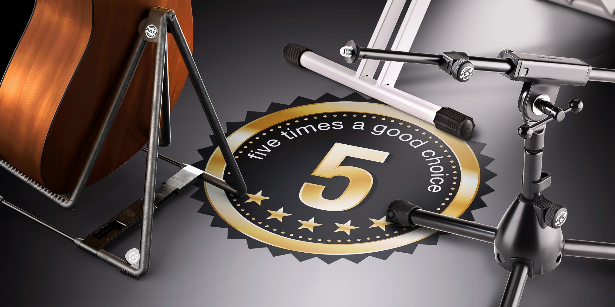 Titelbild für den Blog "5 Produktfeatures" mit Gitarren-, Mikrofon- und Keyboardständer im Anschnitt