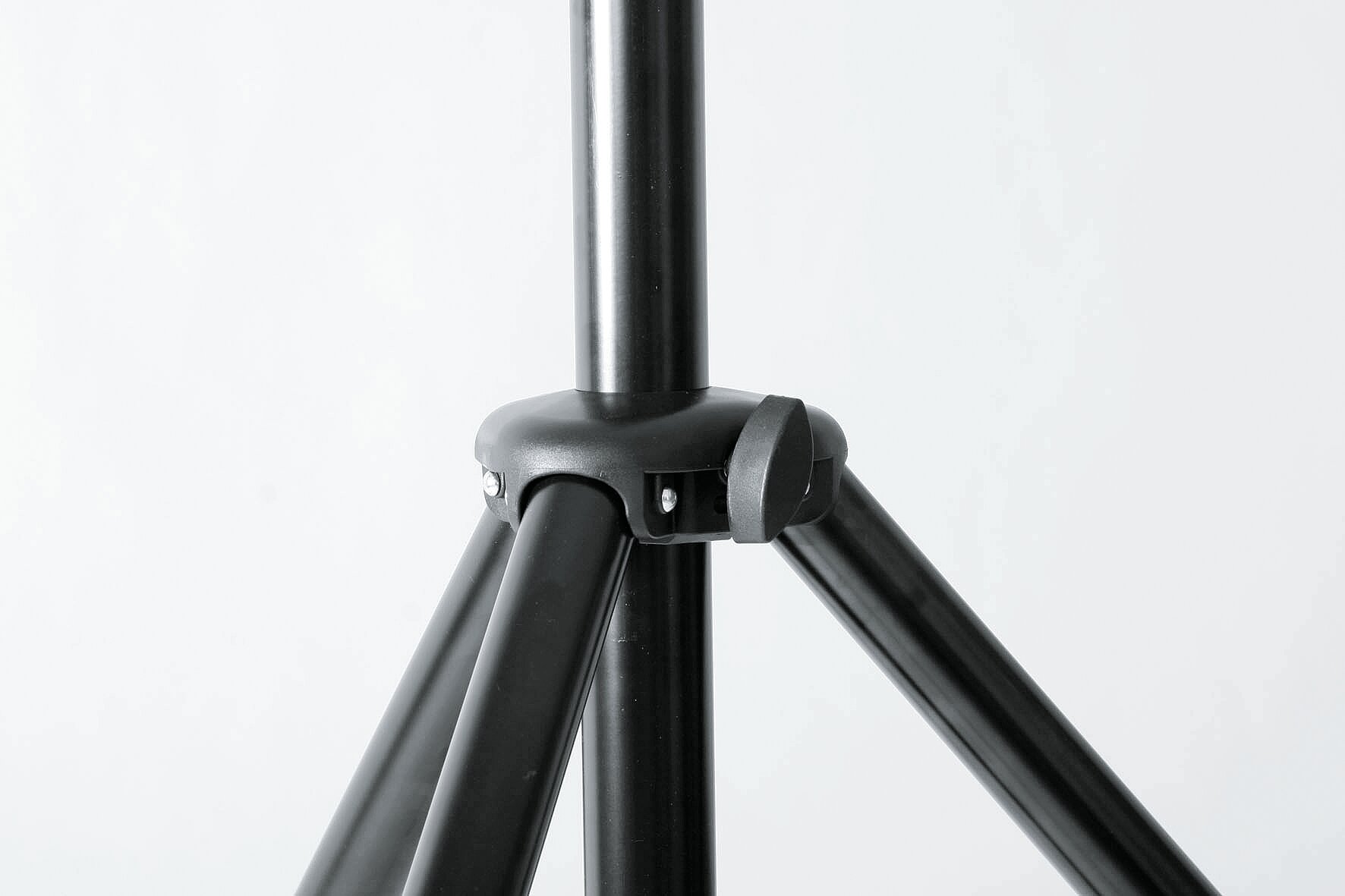 Speaker stand